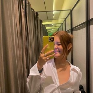 Meet your Posher, Apinya